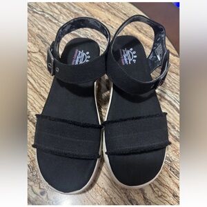 Skechers Size 9 BOBS – Empress Platform Fabric Sandal. Black. Vegan. Worn once